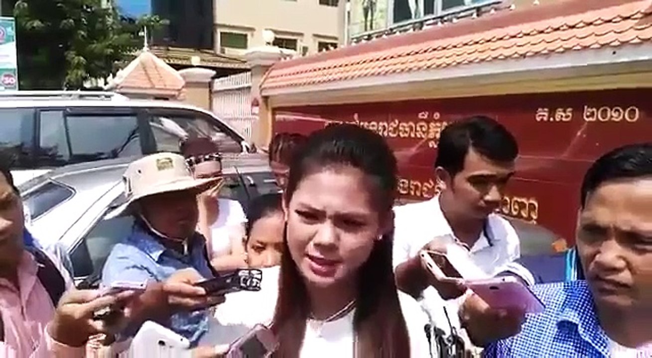 ព្រឹកនេះកញ្ញា ធី សុវណ្ណថា ចូលទៅតុលាការ ដើម្បីការពារពាក្យបណ្តឹងលើលោក កឹម សុខា ពីបទបរិហារកេរ្តិ៍