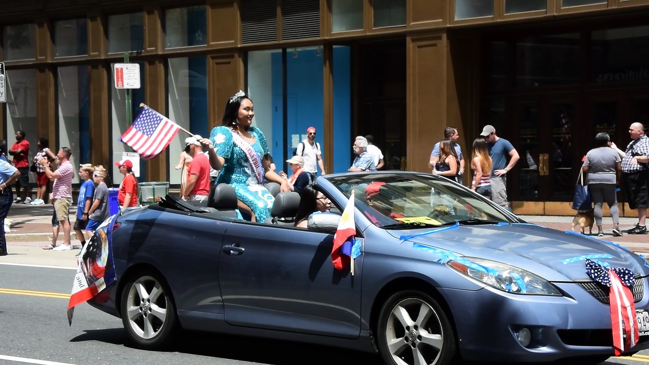 parade 16