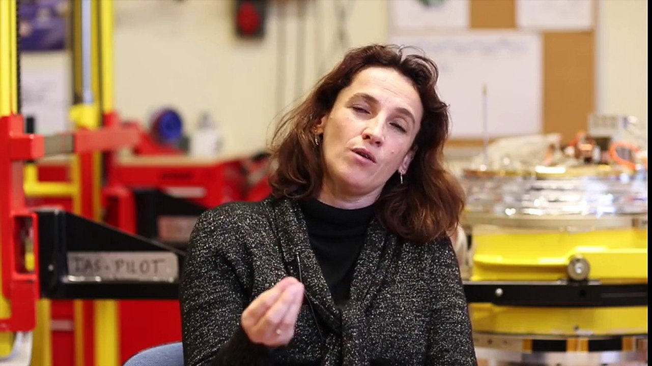 Projet Pilot, Le fond cosmologique et le champ magnétique interstellaire