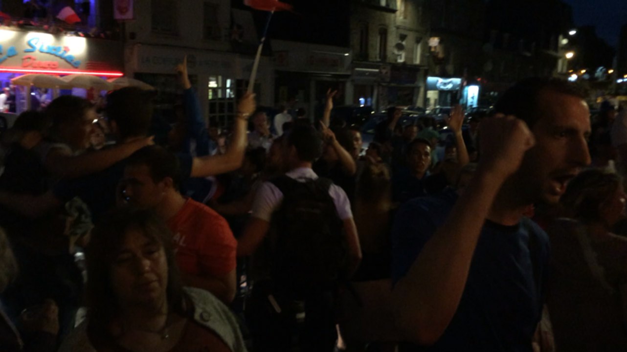 La France se qualifie pour la finale de l'EURO 2016 : ambiance à Flers !