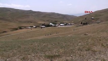 Muş Bayramlaşmak İçin 1.5 Kilometre Yürüdüler