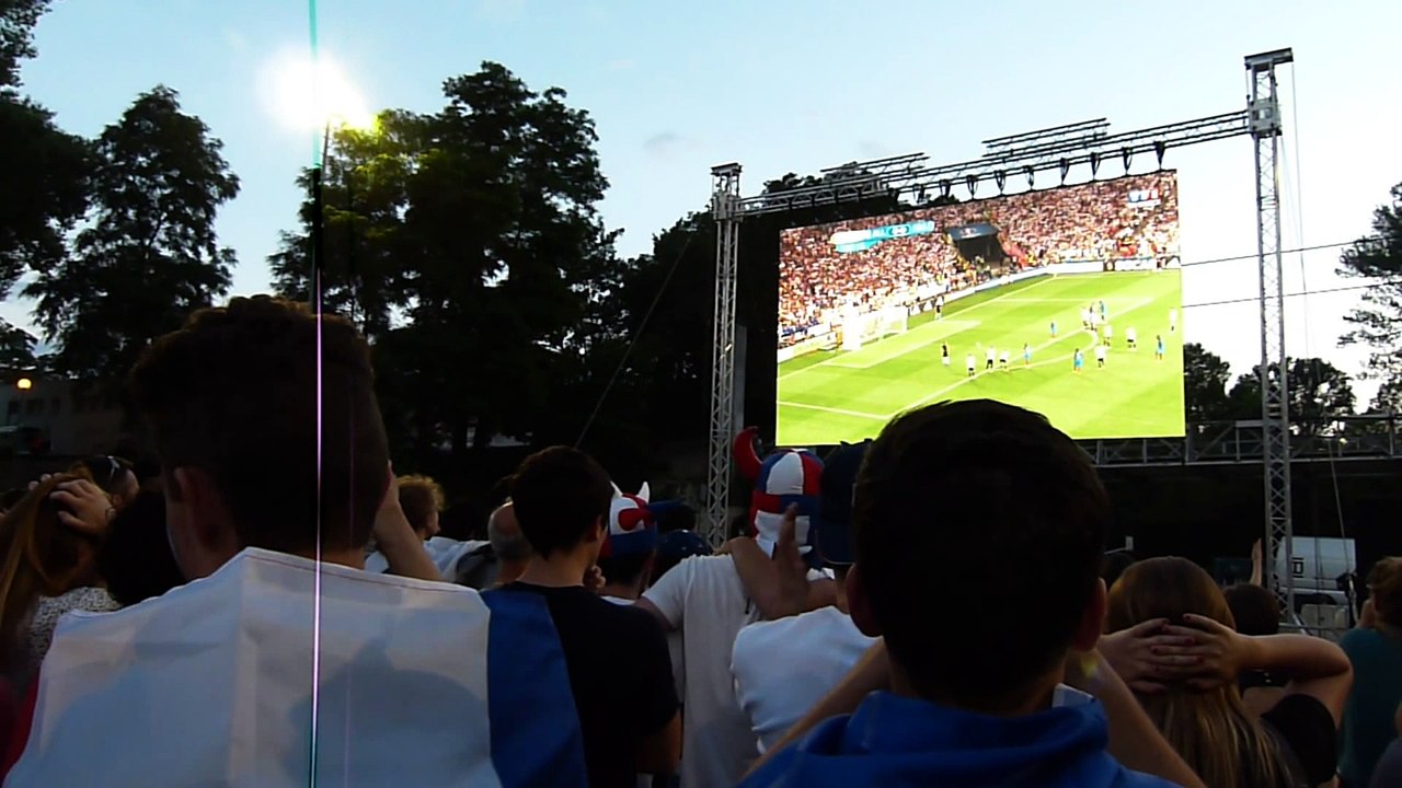 La fan zone de Tours au 1er but d'Allemagne-France
