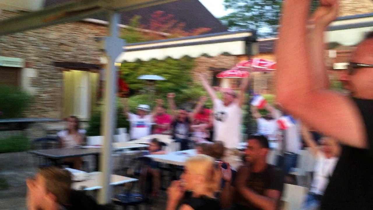 La joie au camping après le premier but français