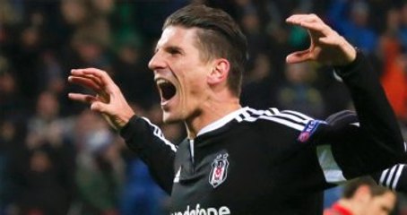 Beşiktaş, Gomez'i İstemesi Halinde 7.5 Milyon Euro Ödeyecek