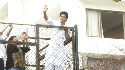 Shahrukh Khan Celebrates Eid At Mannat | Full Event UNCUT