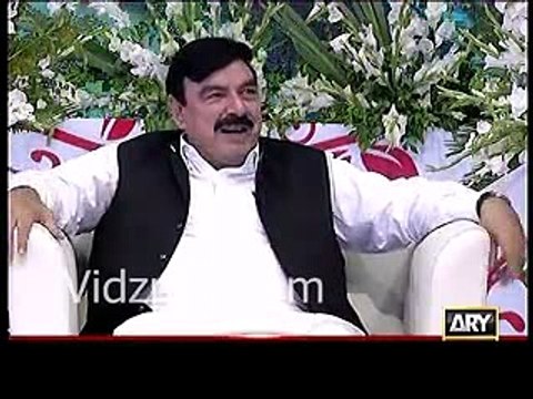 Agar aap eid ki namaz per salam pherain , ek taraf Nawaz Sharif aur doosri taraf Shehbaz Sharif ho to aap kya karoge Listen Sheikh Rasheed's funny reply