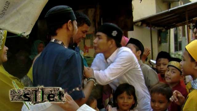 Pengalaman Angga Putra Dikerubuti Warga Usai Salat Ied - Silet 08 Juli 2016