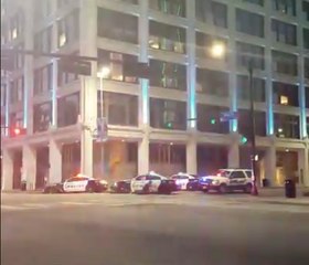 Dallas: un témoin filme la fusillade entre les snipers et la police