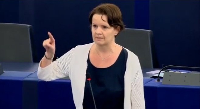 “In Europa ci sono 22 MILIONI di DISOCCUPATI e 122 MILIONI di POVERI e voi volete dare lavoro a tutti i profughi? Siete dei FOLLI!