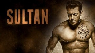 Salman Khan Watches SULTAN Movie With Family || Bollywood News || News Adda