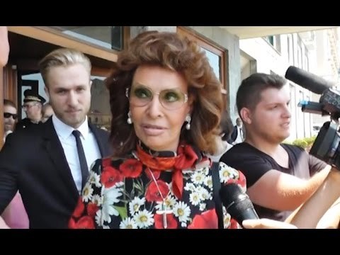 Napoli - Sophia Loren in città per l'evento di Dolce & Gabbana (07.07.16)