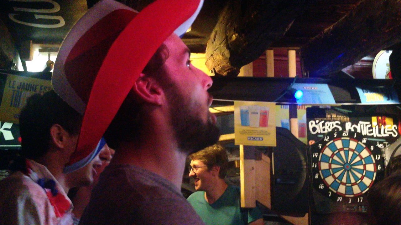 La joie des supporters Nantais après la victoire des Bleus face à l'Allemagne pendant l'Euro de foot 2016