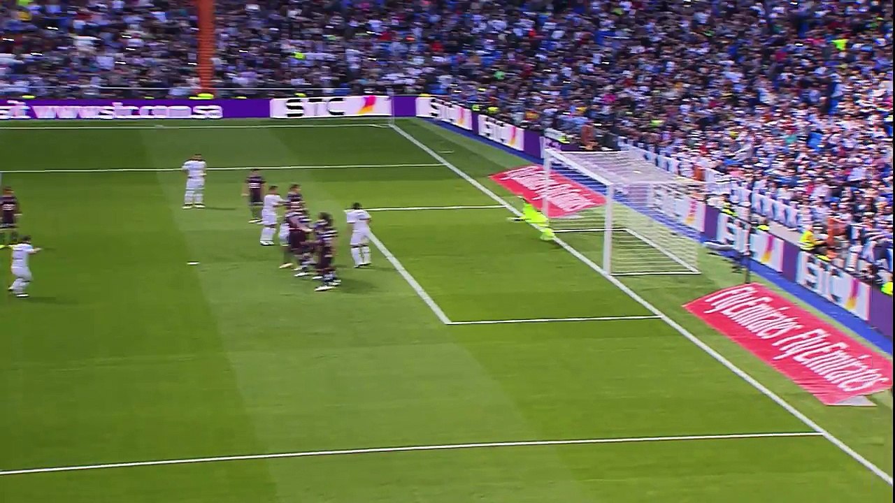 FIFA 17 : Bande annonce "Coups de Pied Arrêtés Repensés"