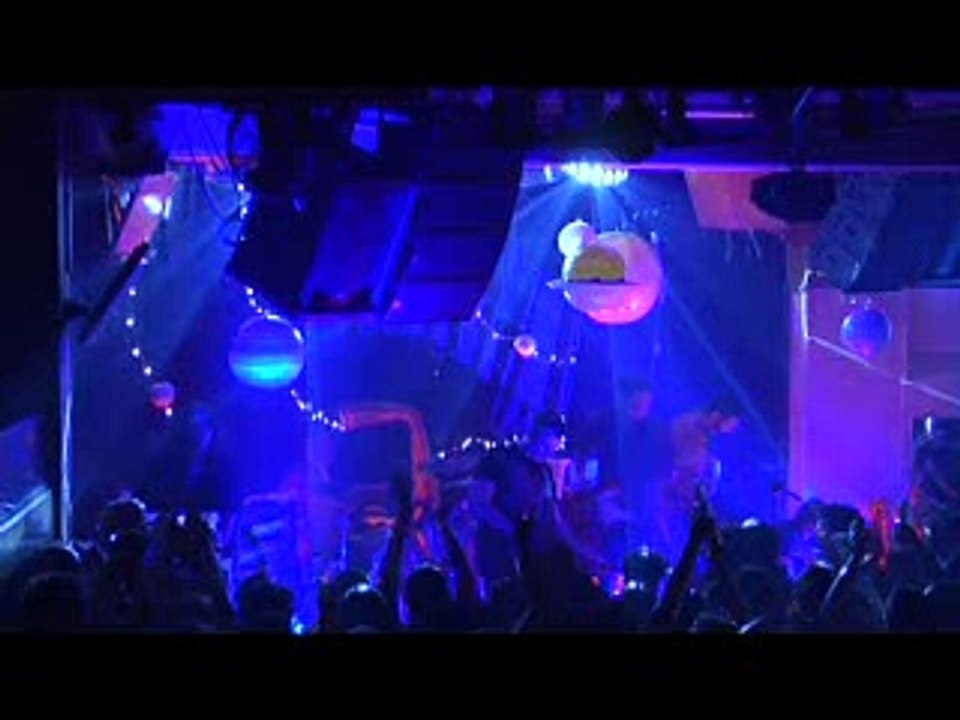 Los Planetas - Un buen día (Sala El Sol (15/7/2009))