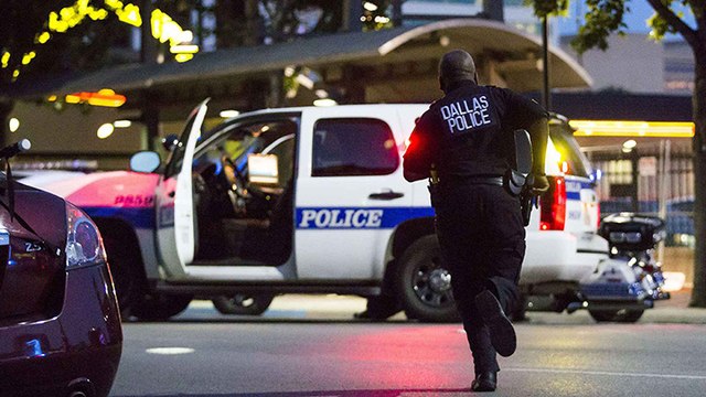 Des tireurs ouvrent le feu sur la police à Dallas