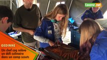 Un chef coq relève un défi culinaire dans un camp scouts