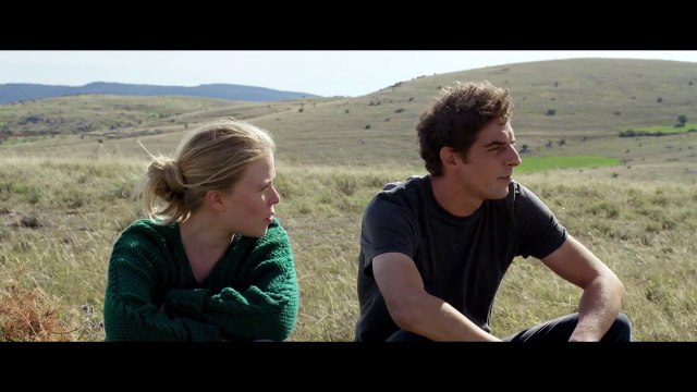 RESTER VERTICAL - Bande-annonce