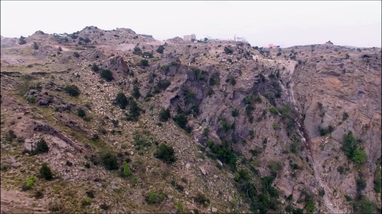 حادث اصطدام طائرة فانتوم Phantom 3 DJI 3 في تنومة 27-8-1437هـ