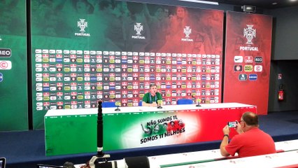 Un journaliste portugais se lâche en conférence de presse !