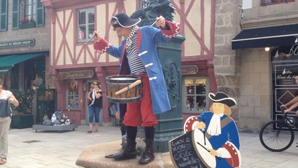 La première du crieur de rue de Concarneau cet été
