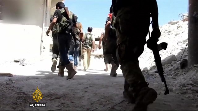 Syria war: Fighting blocks only road to Aleppo