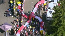 Incident au Tour de France : L'Arche de «la flamme rouge» s'écroule sur les coureurs - Plusieurs blessés