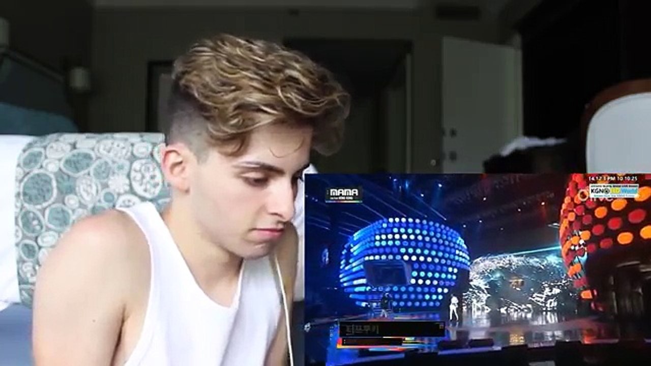 BTS vs Block B - MAMA 2014 Live Reaction