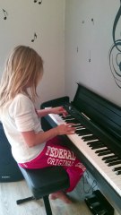 LOUANE AVENIR ( piano cover océane lebel )