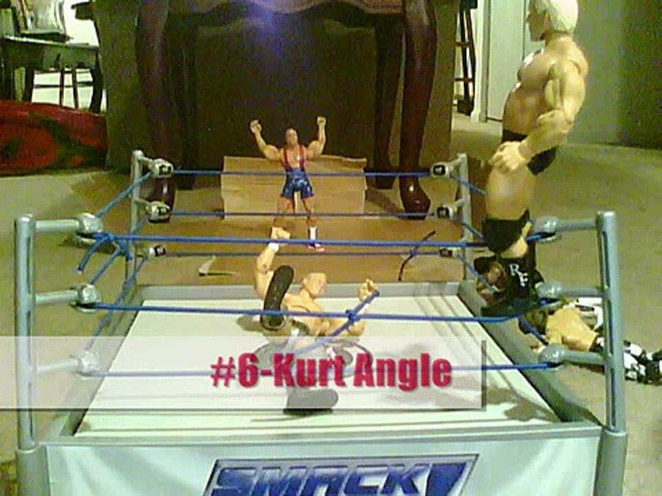 WWE Action Figures-10 man royal rumble