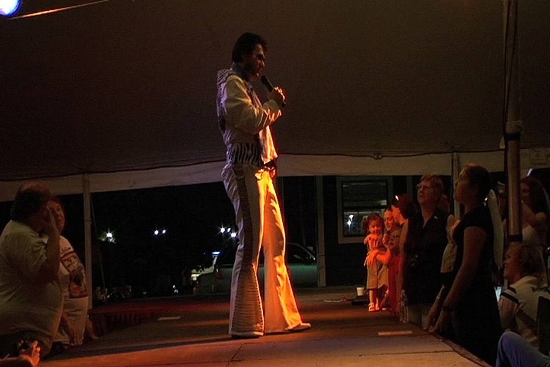 Mark Addy sings 'Until It's Time For You To Go' Elvis Week 2008