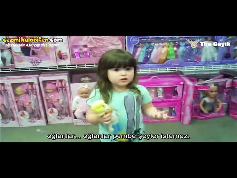 Küçük Kızın Haklı İsyanı : Neden Kızlar Hep Pembe Şeyler Almak Zorunda?