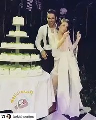 Neslihan Atagül düğününde bıçakla muhteşem şov yaptı