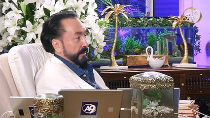 İnsanlar dünyaya kafalarını takıyor, sonra herkesin tabutu geliyor, asıl hayat ahirettedir.