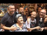 Dolce e Gabbana tra i vicoli di Napoli: pizza, caffè, selfie e pastori (08.07.16)