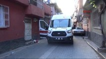 Adana Suriyeli Kadın Bıçaklanarak Öldürüldü