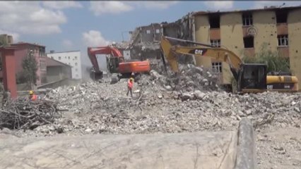 Teröristlerin Yol Açtığı Tahribat Ortadan Kaldırılıyor