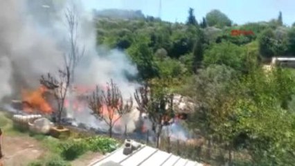 Kocaeli Samanlıkta Çıkan Yangın 2 Evi Kül Etti