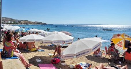 Yüzbinlerce Tatilci Avşa'ya Akın Etti, Adadaki Otellerde Boş Yer Kalmadı