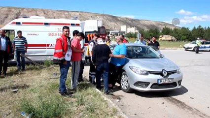 Sivas'ta Trafik Kazası: 4 Yaralı