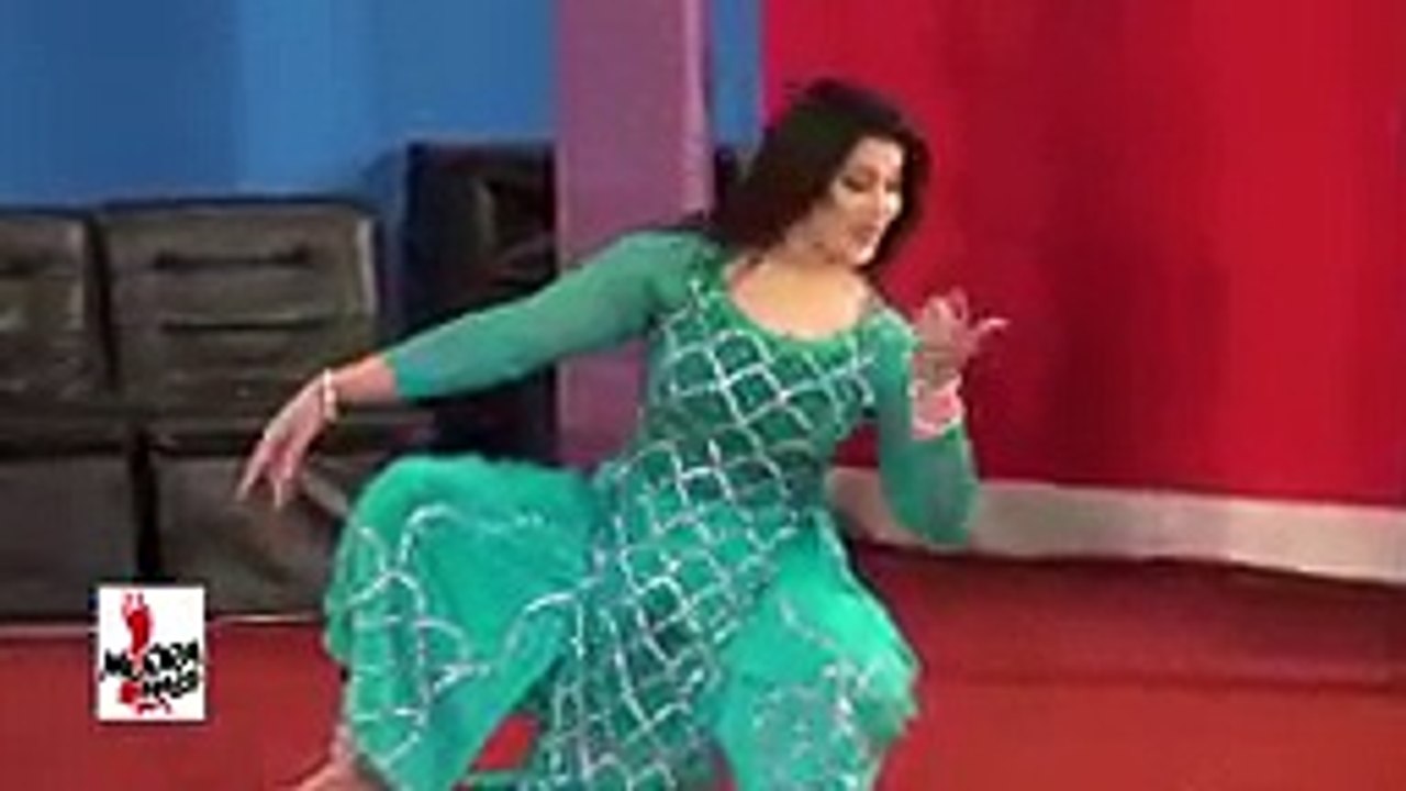 SIMI KHAN NEW HOT MUJRA 2016