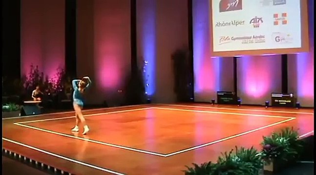 Jimnastik Dünya Şampiyonu Ayşe Begüm Onbaşı performansı