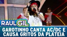 Garotinho canta ACDC e causa GRITOS da plateia