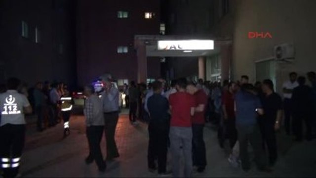 Hakkari PKK'nın Havan Mermisi Otomobile İsabet Eti 1 Ölü, 6 Yaralı