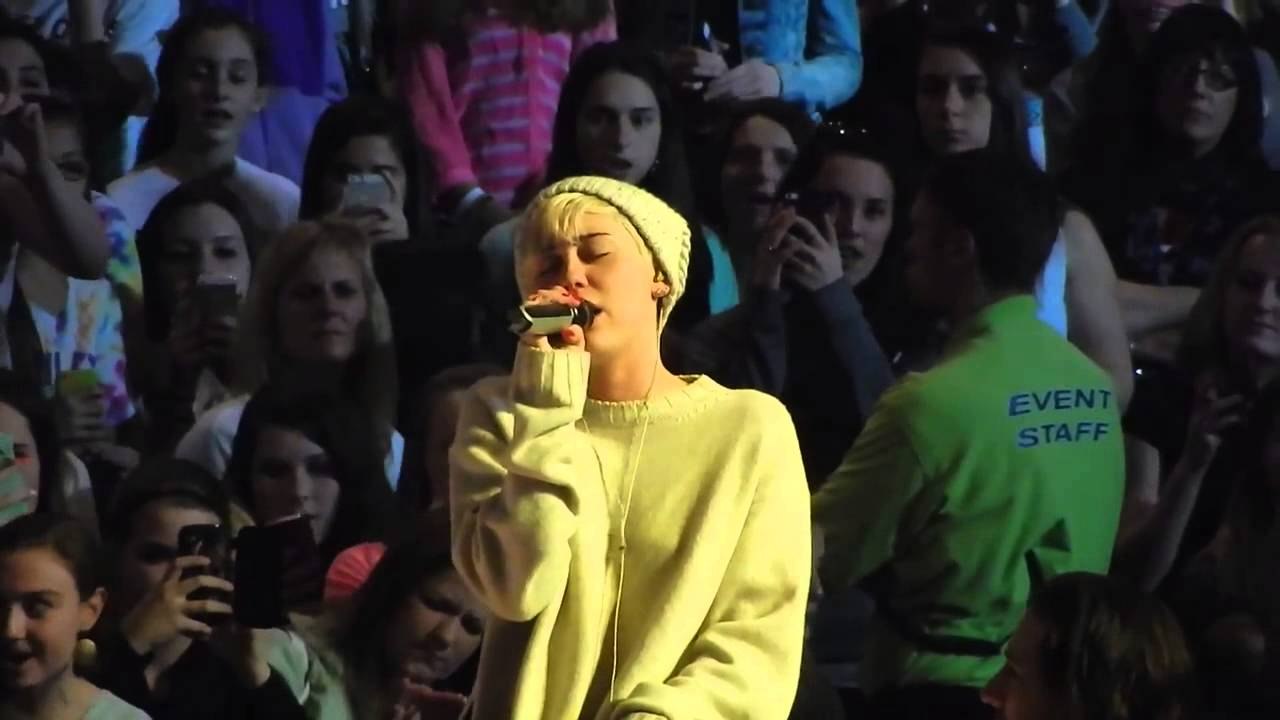 Miley Cyrus - Giving You Up (Music Video)