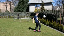 Żonglerka na siedząco kapki juggling sit down freestyle Wiktor Galuba 10 years old - football skills