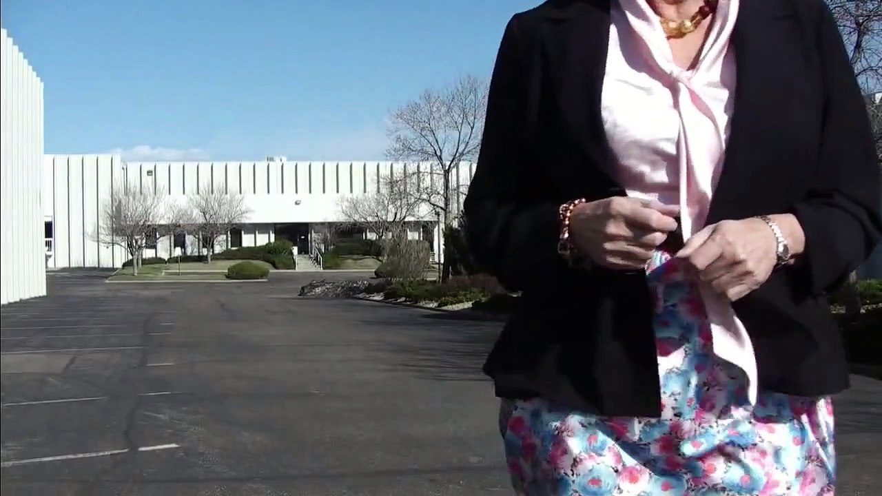 04-03-10 Black Blazer and Print short skirt 2.mp4