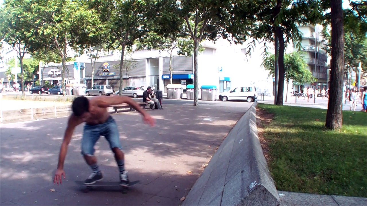 Skate Barcelone | Justin LABATTU | Full Part 2013