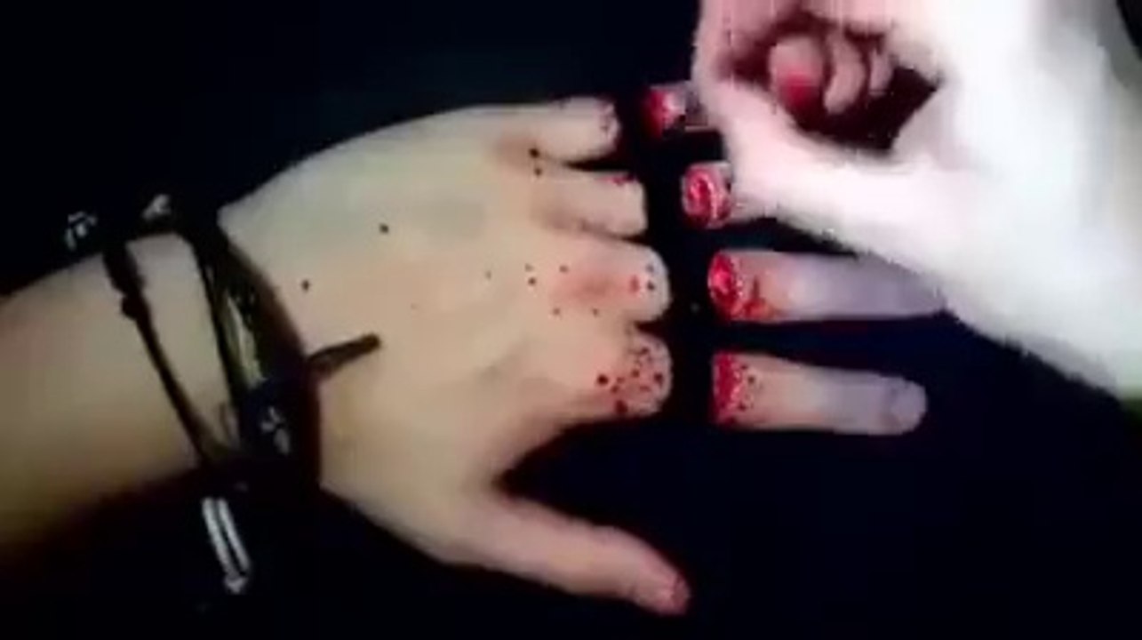 Makeup doigts coupés surréaliste!