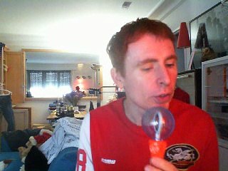 Wiwi égratigne "la vie sans sida" de Princess Erika