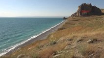 Van İranlılar Van Gölü'ne Plaj İstiyor